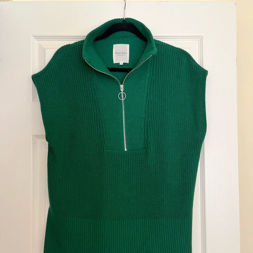 Green Sleeveless Knit Sweater with Zipper - Picture 1 of 2